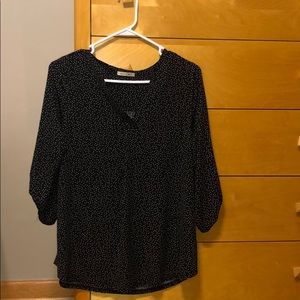 Black polka dot 3/4 sleeve top